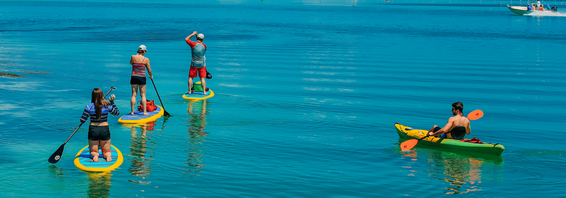 How to Kayak in the Ocean? Types, Gear, 5 Expert Safety Tips