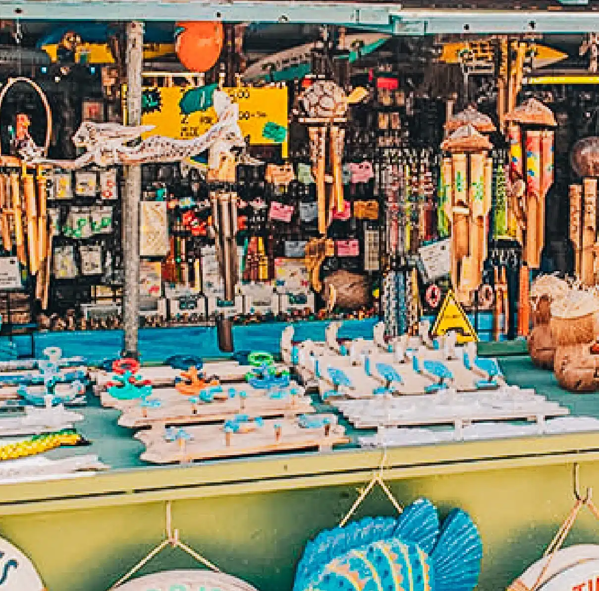 ROBBIE’S TROPICAL OPEN AIR MARKET